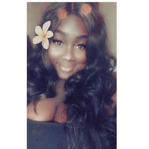 Meet your Posher, Tina